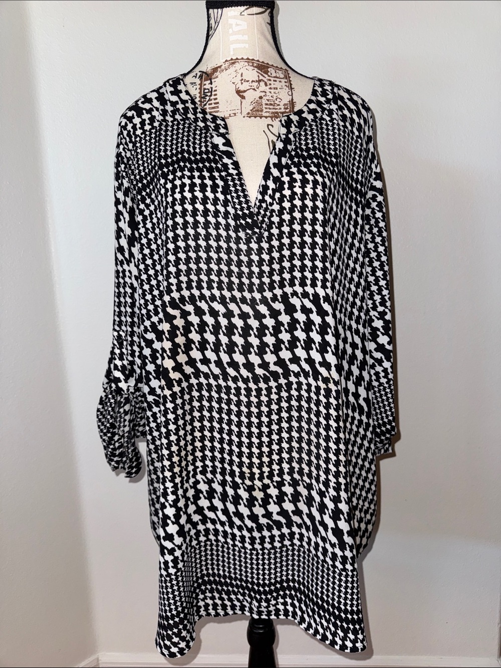 Cato Black and White Houndstooth V-Neck Tunic